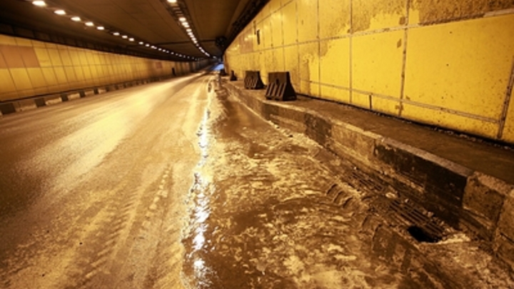 ″Скоро пустят в центр″: Движение после потопа в Тушинском тоннеле открыто