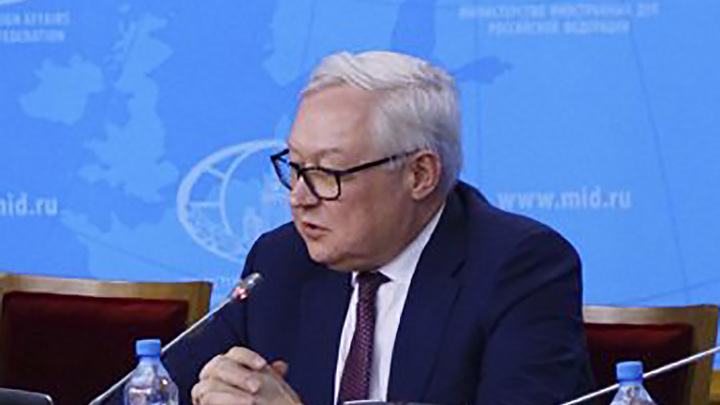 Не тушите пожар бензином: МИД России посоветовал США не вмешиваться в дела Венесуэлы