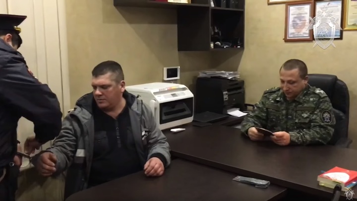 Я хулиганил: избивший стюардессу пассажир дал показания - видео СКР
