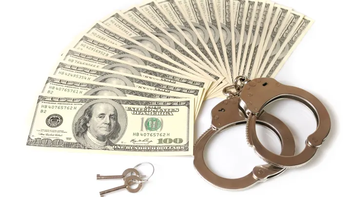 Американского пенсионера арестовали за попытку купить 10-месячную девочку на торгах