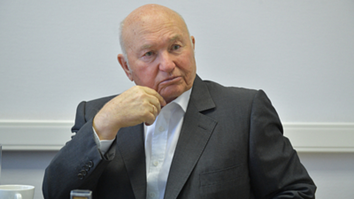 Вещь полезная: поддержав идею объединения Москвы и области, Лужков озаботился лишь будущим местной власти
