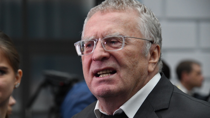 Жириновский подумал о смене фамилии