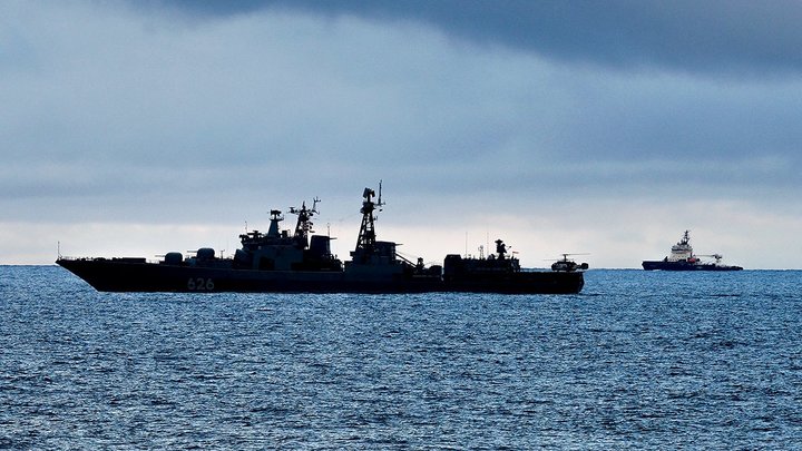 Переменная осадка и возможность преодолевать трёхметровый лёд без потери хода: атомный ледокол Урал спускают на воду