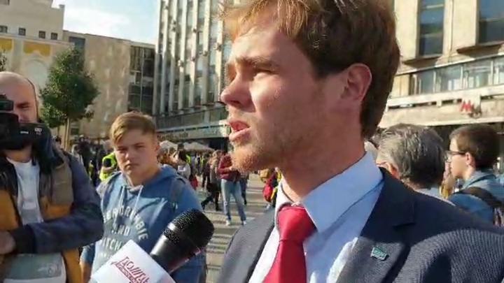 На митинге в Москве Дождю для винтилова подсунули ненастоящего депутата - видео