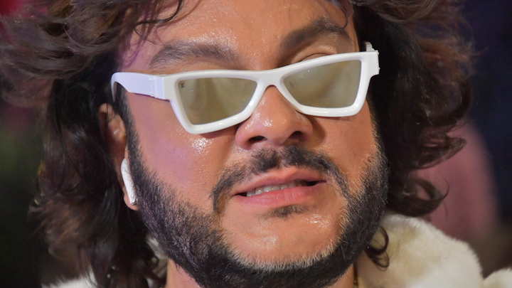 Астерикс уже не тот: Эпатажный образ Киркорова подняли на смех пользователи Сети