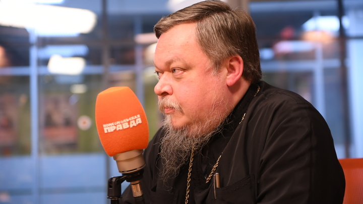 На встрече с матушками упал: Скоропостижно скончался отец Всеволод Чаплин. Врачи даже не успели доехать