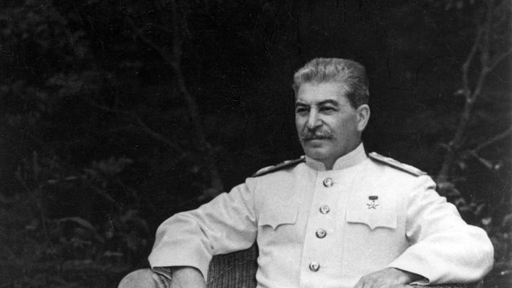 Новая информационная атака: Пользователи Сети разоблачили фейковую фотографию встречи Сталина и Гитлера