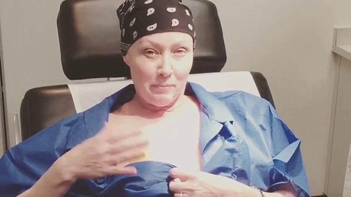 Дайте спокойно дожить в своём доме: Звезда Зачарованных призналась, что умирает от вернувшегося рака