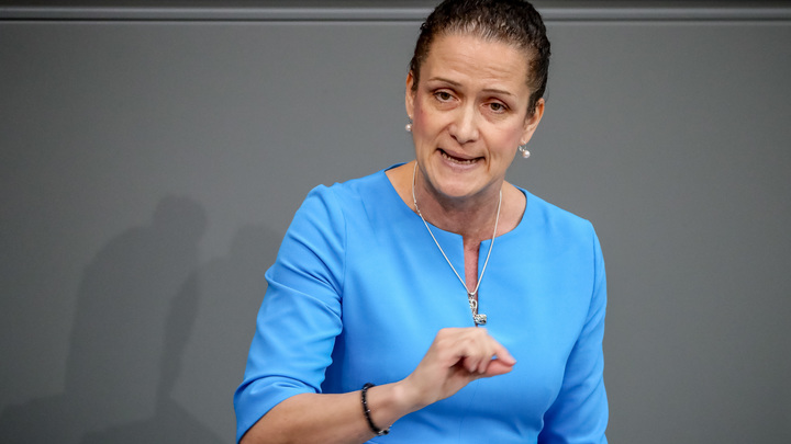 Таблицу умножения не знают: Немецкий политик рассказала о тупеющей молодежи Германии