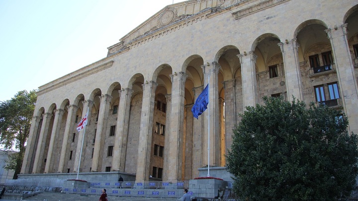 Ждали шоу? Получите: В грузинском парламенте хотели включить гимн России для провокации, но тут же ошиблись