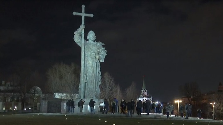 Додумайтесь сами: Участники пикета против поправки Терешковой не смогли ответить на вопросы о своём протесте