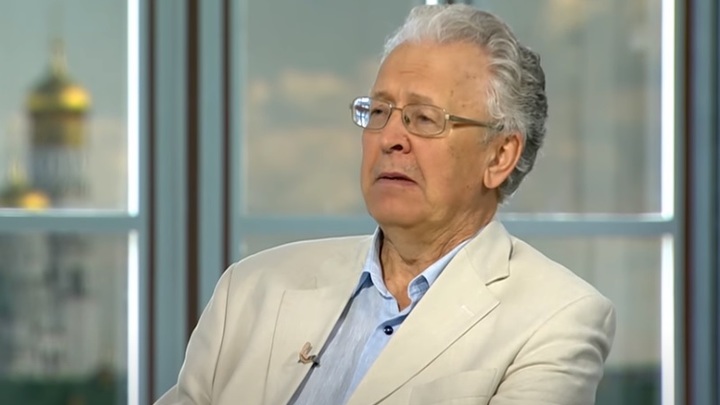 Счета русских просто закрывают: О двойной игре Китая заявил Катасонов