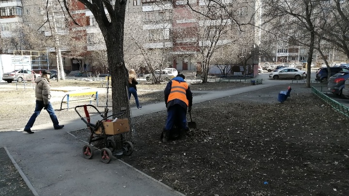 Испортили праздник: челябинцы не считают ЖКХ виновными в грязных улицах