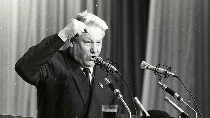 Ельцин, за которого стыдно: Самые скандальные пьяные выходки первого президента