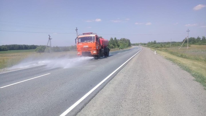 Из-за жары в Челябинской и Курганской областях перекрыли федеральные трассы
