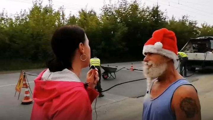 В Челябинской области лежачих полицейских переделывает Санта Клаус 