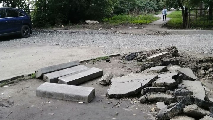 Подходы к школам в Челябинске не готовы к 1 сентября