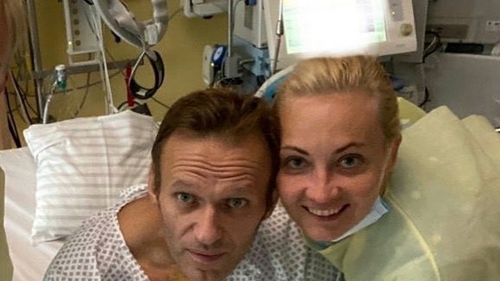 Нестыковки с фото Навального после комы: Tagesspiegel привёл убедительные доказательства