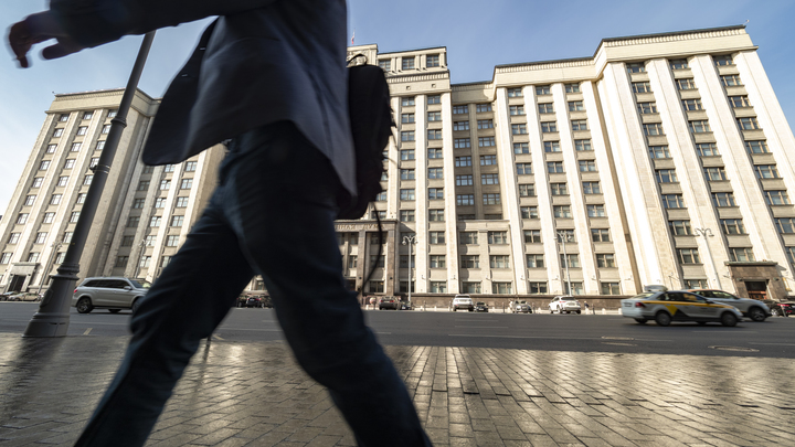 Музыкантов и спортсменов больше не пустят в депутаты: В Госдуму наберут профессиональных чиновников
