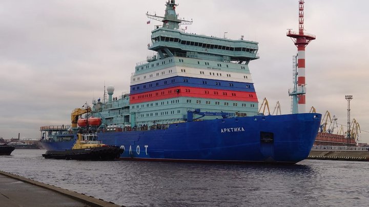 Мишустин принял самый большой и мощный в мире ледокол. Его назвали Арктика