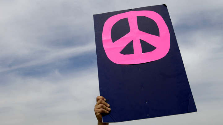 Пентагон решил добить армию тестами. В России пожелали военным успеха