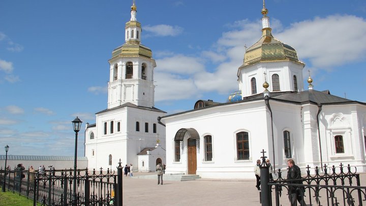 Двуглавый орёл отстоял памятник Ермаку в Сибири. На очереди - другие регионы