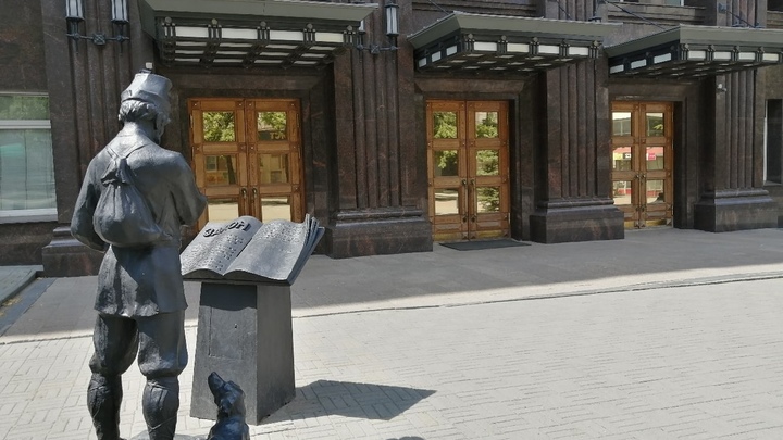 Челябинские депутаты подняли плату за ЖКХ и себе зарплаты