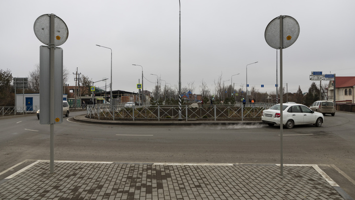 Пока что полумеры: В Ростове построили дорожную развязку для мкр. Суворовского