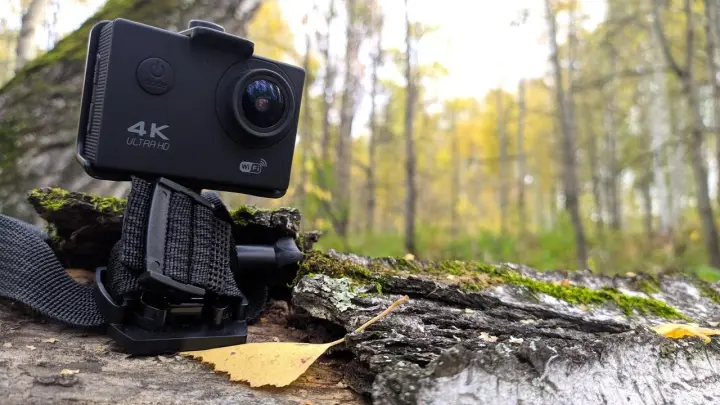 В поисках пропавшей в Смоленске девочки волонтёры изучают десятки видео с регистраторов