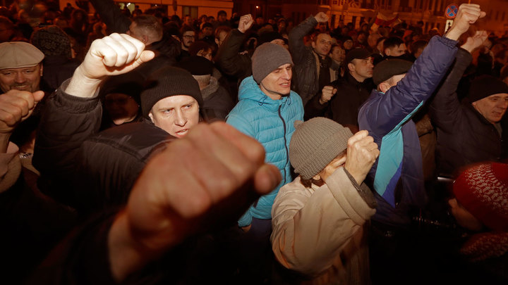 Белоруссия: тунеядцы продолжают раскачивать ситуацию в стране