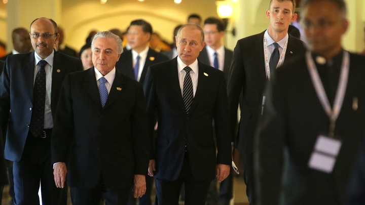 Эксперт: Россия и Бразилия работают совместно, чтобы поставить ресурсы на службу народам