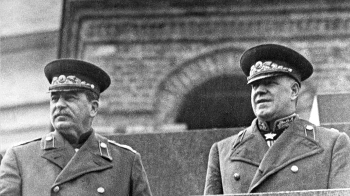 Мемориальная доска Сталину в МГЮА: Бойкот дополнил протесты