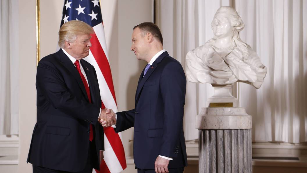 Трамп упрекнул Россию в дестабилизирующем поведении Трамп упрекнул Россию в дестабилизирующем поведении