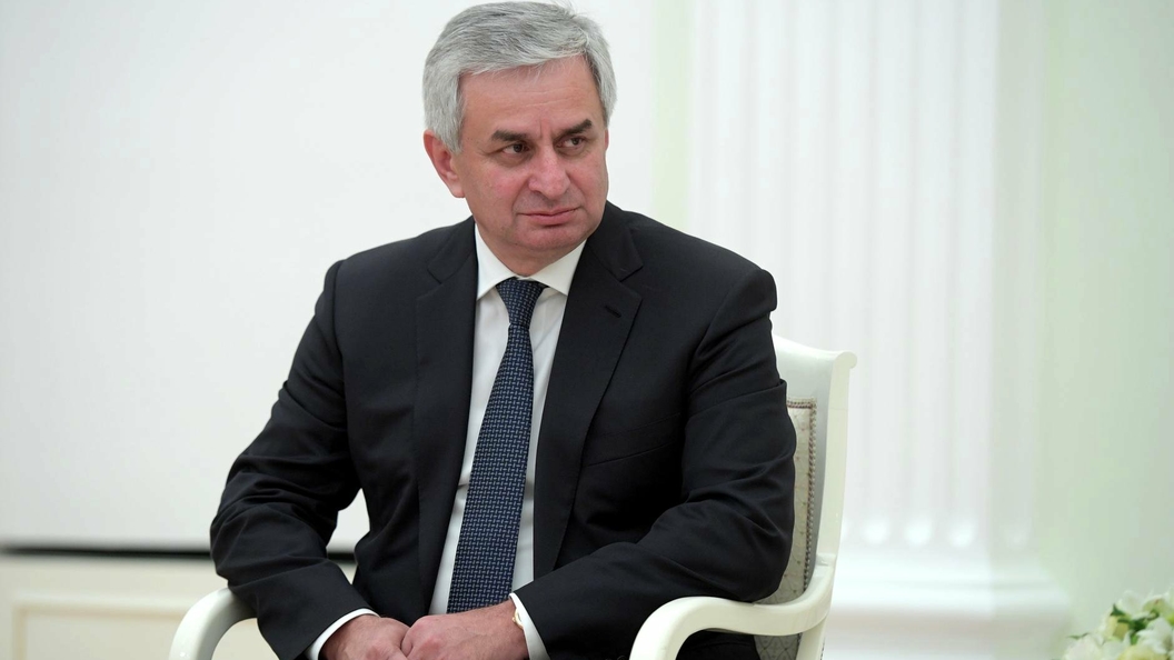Президент Абхазии отменил поездку в Адыгею из-за гибели российского туриста Президент Абхазии отменил поездку в Адыгею из-за гибели российского туриста