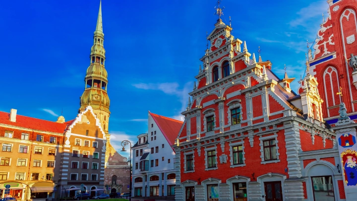 Реалии жизни в Латвии: Даже украинцы теперь бегут оттуда в Россию