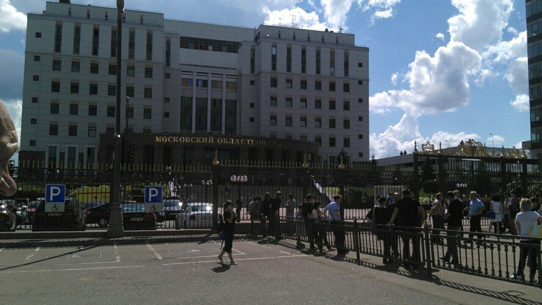 Число конвоиров банды ГТА в Мособлсуде снизили в пять раз, нарушив регламент Число конвоиров банды ГТА в Мособлсуде снизили в пять раз, нарушив регламент
