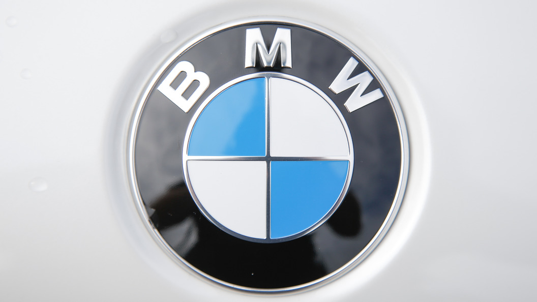 Новейший кроссовер BMW X4 M получил новые фары и бампер Новейший кроссовер BMW X4 M получил новые фары и бампер