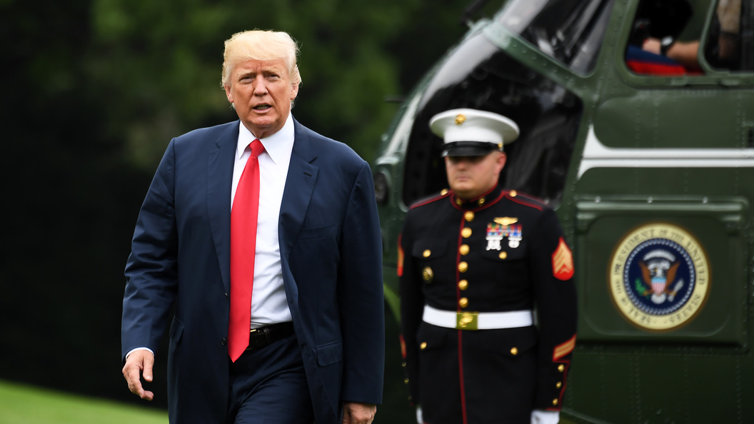 140 знаков Трампа: Твиты президента США выпустили иллюстрированным сборником 140 знаков Трампа: Твиты президента США выпустили иллюстрированным сборником