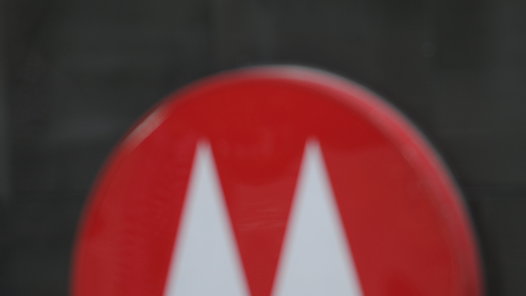 Motorola запатентовала расплавляющий свои трещины экран смартфона Motorola запатентовала расплавляющий свои трещины экран смартфона