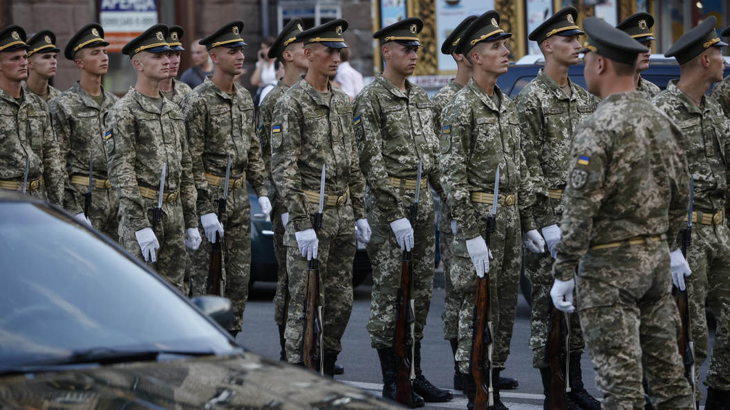 Жители Украины возмутились парадом НАТО в центре Киева Жители Украины возмутились парадом НАТО в центре Киева