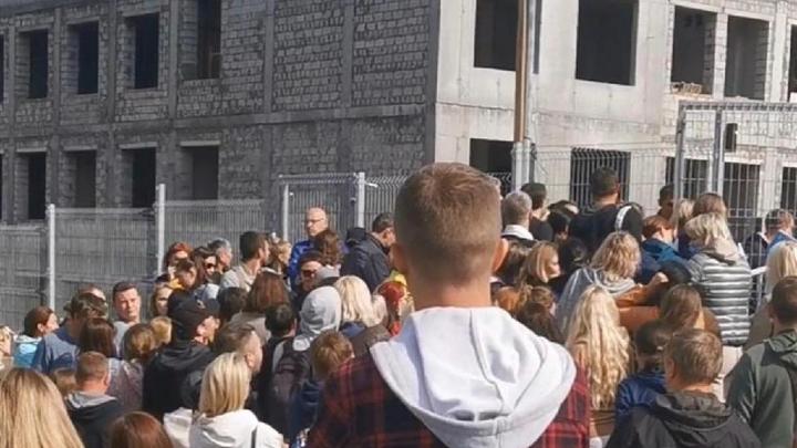 Прокуратура Самары внесла представление директору школы №26 за скандал при записи детей