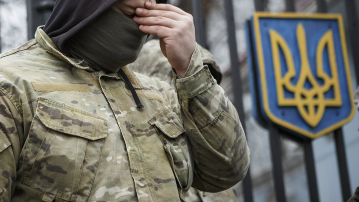 Всю ночь откапывают и возят. Русская ракета эффектно наказала охотников за русскими головами