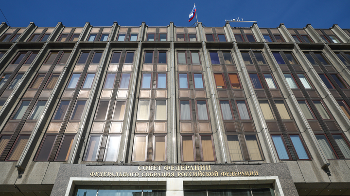 Эксперт Хаминский: Награды не помогут сенатору Савельеву в суде