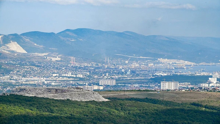 В Новороссийске после шторма века увеличился разлом на мысе Мысхако