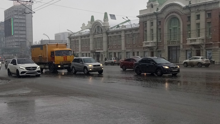 Маршруты троллейбусов поменяли из-за стройки моста в Новосибирске