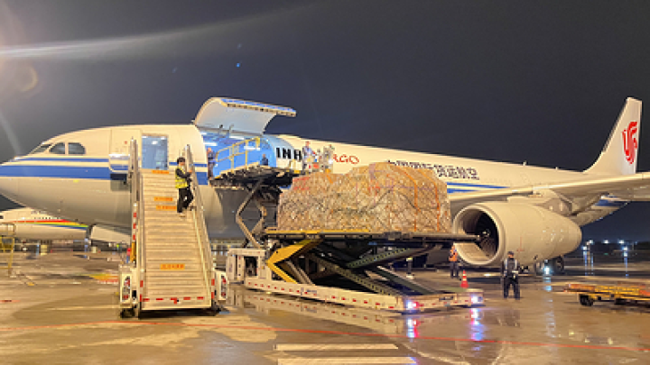 The National: в Дубае открыли отель высотой 377 метров