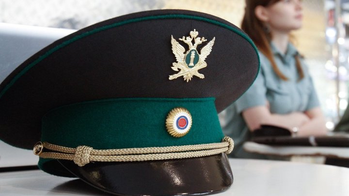 В Краснодаре мужчина из-за долгов остался без иномарки