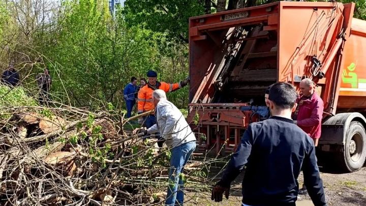 В Краснодаре с «Острова Масленицы» вывезли 42 кубометра мусора