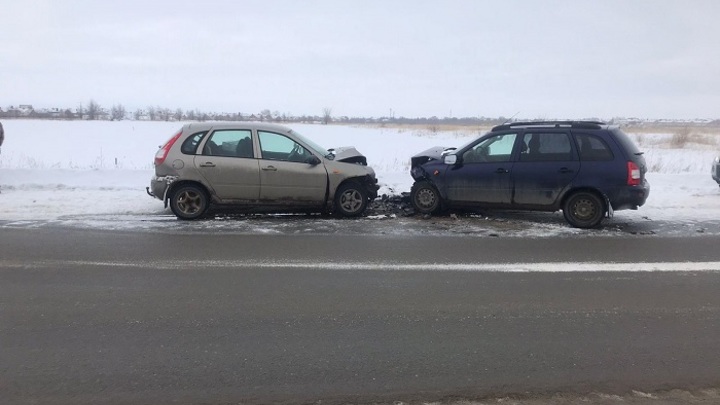 В Тольятти супружеская чета угодила в больницу после лобового столкновения
