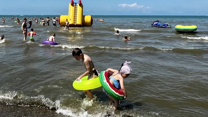 Чёрное море на Кубани уже прогрелось до 25 градусов